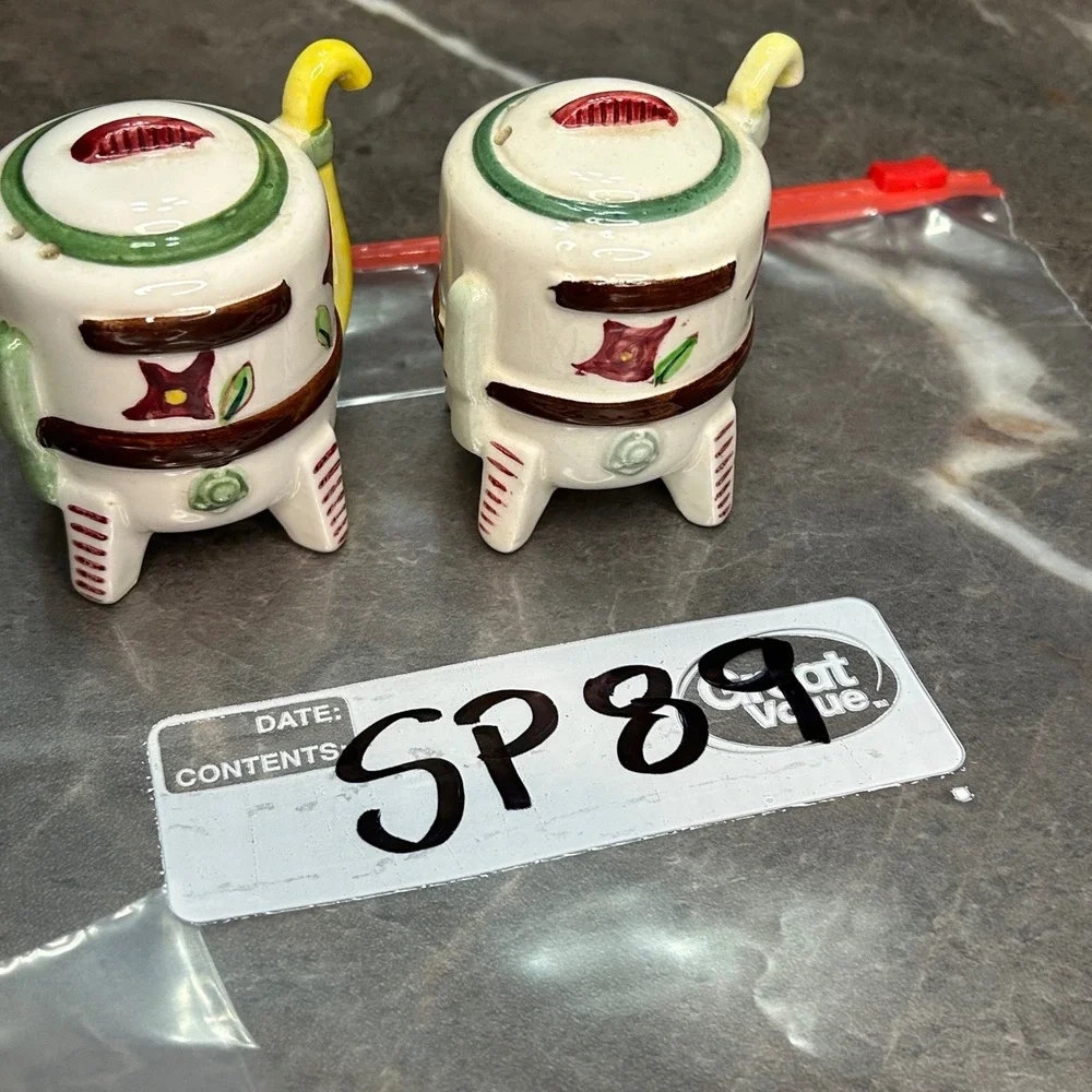 Vintage Washing Machine Salt and Pepper Shakers Hand Painted Ceramic Japan SP89
